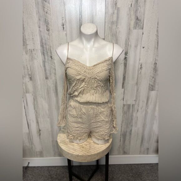 Tan romper - Picture 1 of 9